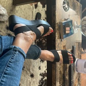 Candies black wedge heel size 71/2 shoes.